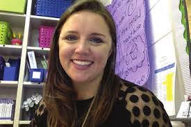 Esther Hooks's Instagram, Twitter & Facebook