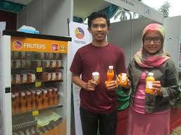 You c1000 apple (140 ml) · 2. Mahasiswa Ini Sukses Produksi 1 000 Minuman Sari Buah Hari Entrepreneur Bisnis Com