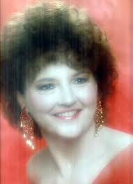 Gloria Strauss's Instagram, Twitter & Facebook