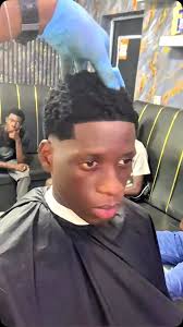 Lan moy gnouleul 😂😂😂 Quand c'est le naturel,le parfait c'est tjr chez  #ABSBARBERSHOP gneuw niaw gnibi rafett Coiffure à domicile disponible👍