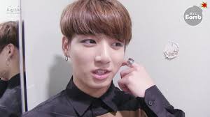 During today's 'music bank,' jungkook freaked out many fans when blood appeared on his hand in the middle of their. Bangtan Bomb Blood Sweat Tears 2nd Win Music Bank Bts ë°©íìëë¨ Youtube