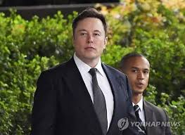 일론 머스크 테슬라 최고경영자(ceo)가 피라미드를 외계인이 만들었다고 주장하자 이집트 정부가 직접 와서 봐라고 답했다. ë¨¸ìŠ¤í¬ íƒœêµ­ ë™êµ´ì†Œë…„ êµ¬ì¡° ìž ìˆ˜ì‚¬ ëª…ì˜ˆí›¼ì† ì†Œì†¡ì„œ ìŠ¹ì†Œ ì—°í•©ë‰´ìŠ¤