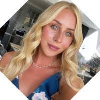 Mia Ivey's Instagram, Twitter & Facebook