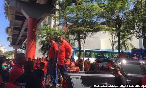Maybank jalan raja laut maybank sri petaling maybank jalan tun h.s. Malaysiakini Yellow Red Rallies End Peacefully