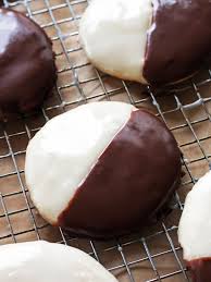 Black And White Cookies Nyc Recipe Pin On Yummy