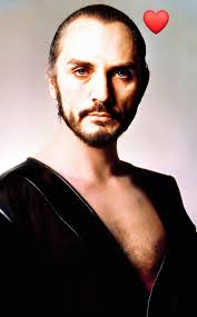 Alguien sabe donde puedo ver Superman II, la versión de Richard Donner en  español??? Gracias