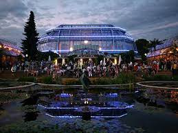 The new york botanical garden is a living museum, an educational institution, and a plant research and conservation organization. Botanical Night At Botanical Garden Berlin De