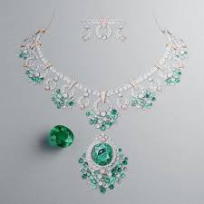 Van Cleef Arpelsさんはinstagramを利用しています Once Upon A Time The Maison Reinterpreted Four Tales Jewelry Illustration Jewelry Rendering Jewellery Design Sketches