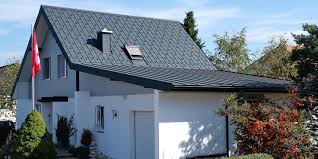 Dachsanierung Eines Einfamilienhauses In Der Schweiz Mit Der Prefa Dachplatte Und Prefalz In Anthrazit Dachsanierung Fassadensanierung Prefa Dach