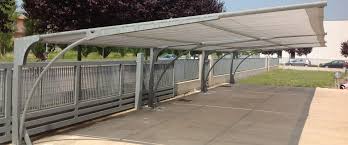 Il vantaggio della struttura è che è modulare e può adattarsi a parcheggi di qualsiasi dimensione. Sistemi Di Copertura Per Auto Parcheggi Ombreggianti Antigrandine Tettoie