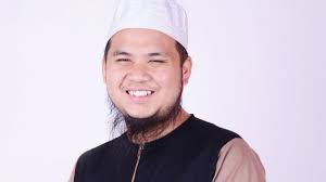 Petikan ceramah ustaz ebit lew di umt. Di Sebalik Pengumuman Mengejut Ustaz Ebit Lew Berhenti Salur Bantuan Sensasi Selebriti