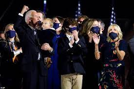 Many of the younger bidens, like natalie, 16, and robert hunter biden ii, 14—children of the late beau biden—as well as naomi, 27, finnegan, 20, and maisy, 19—the children of biden's oldest son hunter—were involved in his. Biden Attends Church And Visits Grave Of His Late Son Beau With Daughter Ashley And Grandson Hunter Daily Mail Online