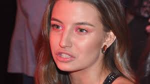 88,587 likes · 168 talking about this. Julia Wieniawa Odrzucila Zaloty Znanego Pilkarza A Ten Kokietowal Ja Na Oczach Widzow Kolega Z Branzy Drwi Ze Sportowca