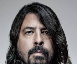 Where he paid tribute to the fab four as only he could. Dave Grohl Im Interview Lieber Happy Als Stinkreich