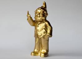 Find the perfect mittelfinger stock photos and editorial news pictures from getty images. Gartenzwerg Aus Gold Mit Stinkefinger Richtigteuer De