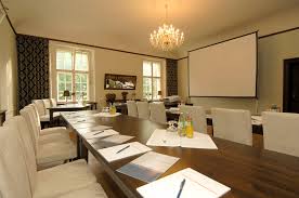 Hotel schloss kartzow is conveniently situated in kartzower dorfstraße 16 in potsdam in 13.3 km why tourists like schloss kartzow. Anlasse Schloss Kartzow Hotel Restaurant
