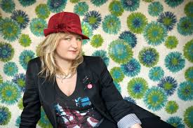 Sure, she's got that smile, but what makes her *the most famous painting in the world*? How Mona May Turned A Fashion Degree Into A Career Costume Designing Iconic Films Like Clueless Fashionista