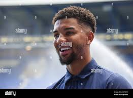 Mason holgate everton hi-res stock photography and images