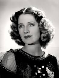 Short waves or curls were preferred on women in the 1930s, which was a trend lasting all the way until the 1970s! Pin On Board 17 Fashion Between The Wars Ww2 The Wgs 275