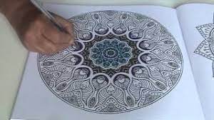 Voor beginners kan het in de vorm van een tibetaans, oosters patroon worden weergegeven of een gecompliceerde, ingewikkelde afbeelding voor experts. Kleuren Voor Volwassenen Mandala Youtube