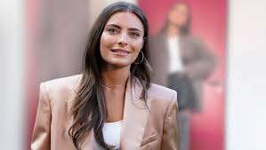 Nach ihrer trennung von ex loris karius kann sie sich in der show auch eine . Tv Kolumne Schlag Den Star Sophia Thomalla Kann Sich Spitze Gegen Ex Nicht Verkneifen Bunte De