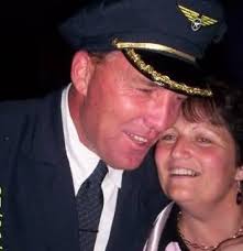 Spent the afternoon in the park today. What a lovely time we had. It was  very busy, everyone enjoying, a perfect sunny afternoon. The water was  going off periodically at the splash