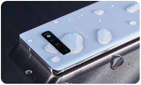 Avoid using your wet phone. What To Do If Your Water Resistant Phone Or Tablet Detects Moisture In The Charging Port Samsung Ie