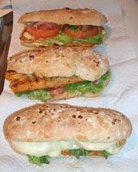 Le pain à hamburger est très moelleux. Sandwich 100 Maison Au Poulet Grille Paperblog