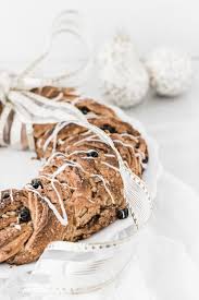 Christmas bread wreath with walnuts and raisins. Christmas Bread Wreath With Walnuts And Raisins Cravings Journal