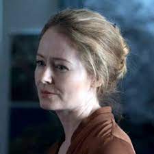 Während sich seine exfrau mit dem neuen auf einer kurzreise befindet, muss dockarbeiter ray auf seine beiden kinder aufpassen. Filmografie Miranda Otto Fernsehserien De