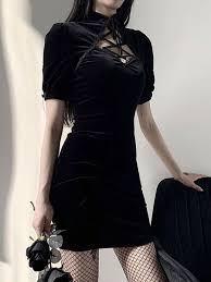 Women in leather, latex, and corsets. Rhns3wiovbr1em