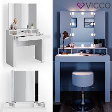 Parisot schminktisch volage online kaufen parisot schminktisch volage für 299 99€ frisiertisch mit zahlreichen stauraummöglichkeiten spiegel mit led beleuchtung mit 5 drehbaren das perfekte makeup mit hilfe einer tageslichtlampe fleckig und unregelmäßig das hat jetzt ein ende finde bei uns deine. Vicco Schminktisch Nora Weiss Mit Led Beleuchtung Spiegel Hocker Frisiertisch
