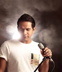 He has sung in multiple languages including tamil, telugu, malayalam, kannada, odia, bengali and hindi. Karthik Singer Wiki Biography Age Wife Songs List Images News Bugz