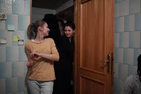 Cateva ConversaÅ£ii Despre O FatÄƒ Foarte InaltÄƒ Cateva ConversaÈ›ii Despre O FatÄƒ Foarte InaltÄƒ 2018 Film Cinemagia Ro