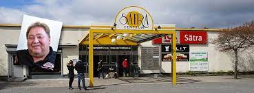 Sätra — sätra, sättra oder säter (schwedisch etwa ‚waldwiese' oder ‚weide') ist der name oder namensteil folgender orte: Curt Ahnstrom Koper Satra Centrum Fastighetsvarlden