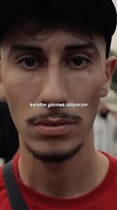 "AYE", Alman rap sahnesinin önde gelen isimlerinden Nimo ve yükselen yıldız  Amo'nun ortak çalışmasıdır. 2025 yılının Nisan ayında yayımlanan bu parça,  Nimo'nun OnTouRage adlı EP'sinin bir parçası ...