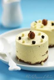 Entremets Caramel Chocolat Blanc Et Praline Croustillant De Mercotte Un Dejeuner De Soleil Chocolat Blanc Gateau Caramel Chocolat