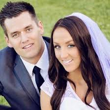 Tami Oswald's Instagram, Twitter & Facebook