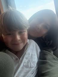 Happy Friday! The Baldwinitos and I are having a lazy movie night. Here are  some great moments from our amazing week 💜🌟…and yes, Alec has no shoes