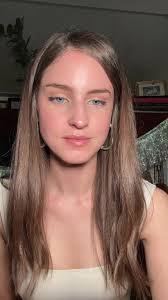 Lori Schweiger's Instagram, Twitter & Facebook