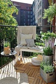 10 Idee Per Arredare Un Terrazzo Da Sogno Ma Economico Decorazione Da Balcone Decorazione Balcone Di Appartamento Giardini Da Balcone Piccoli