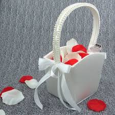 Bitte holen sie sich vorher die erlaubnis ein, wenn sie das blumen streuen zur eigenen hochzeit oder als überraschung für ein brautpaar planen. Einssein 2x Streukorbchen Hochzeit Julia Blumenkinder Hochzeit Blumenkorb Blumenkorbe Blumenmadchen Blumendeko Basket Girl Flower