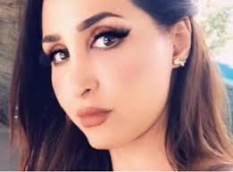 أثارت الناشطة السعودية، هند القحطاني، الجدل مرة أخرى بفيديو جديد عبر قناتها في تطبيق سناب شات تظهر فيه وهي ترقص مرتدية الشورت القصير. Ù…Ù† Ù‡ÙŠ Ù‡Ù†Ø¯ Ø§Ù„Ù‚Ø­Ø·Ø§Ù†ÙŠ ÙˆÙŠÙƒÙŠØ¨ÙŠØ¯ÙŠØ§ Ø§Ù„Ø³ÙŠØ±Ø© Ø§Ù„Ø°Ø§ØªÙŠØ© Ù…ÙˆÙ‚Ø¹ Ø§Ù„Ù…Ù‚ØµÙˆØ¯