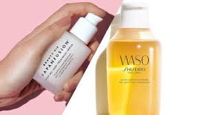 Ada skincare untuk kulit berjerawat, skincare untuk mencerahkan wajah, hingga skincare korea yang sayang jika dilewatkan. 5 Produk Skincare Terbaik Jepang Untuk Melengkapi Perawatan Kulit Cantikmu