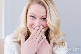 Metal dental fillings do not harden immediately and often dentists will recommend waiting at least 24 hours following the dental filling before eating any solid foods. How Soon Can I Eat After Getting A Filling Espire Dental We D Love To See Your Smile Again