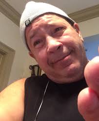 Air balloon decorations: bananas or pumpkins?