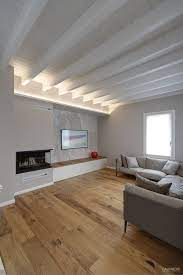 Soffitto In Legno Spazzolato Bianco E Parquet In Rovere Salotti Eleganti Idee Arredamento Soggiorno Idee Di Interior Design Soggiorno