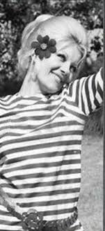 Mahmut Kiraz Adli Kullanicinin Emel Sayin Panosundaki Pin 2020 Sarkilar