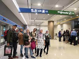 Kami telah mengumpulkan beberapa tempat menarik di bawah ini agar anda dapat menentukan bagaimana. Pagi Tiba Di Korea Petang Dah Balik Kl Lelaki Ini Dihalau Pulang Kerana Satu Sebab