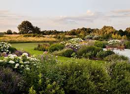 With A Brief To Create A Garden In The Italian Countryside In Tune With Its Surroundings The Designer Stuar Italian Garden Italian Countryside Romantic Garden
